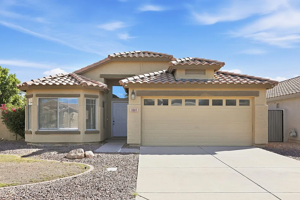 3 bed, 2.0 bath, 1544 sqft, $2,315 — Photo 1