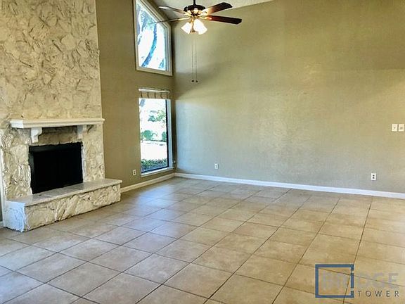 3rd image of 4016 Bandera Dr