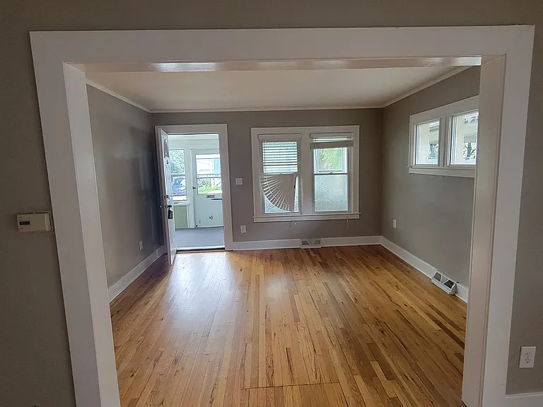 353 E Cambourne St — Photo 5