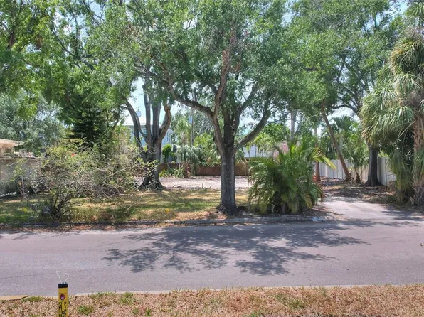 572 Marmora Ave #16, Tampa, FL 33606