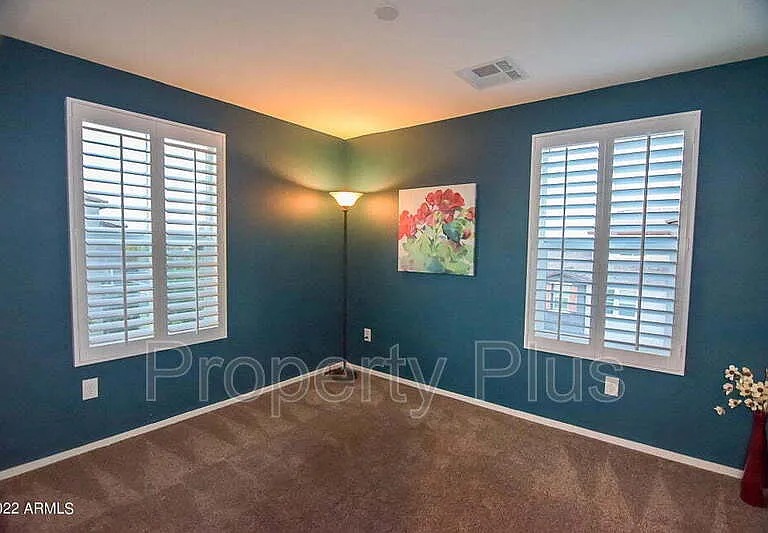 2362 E Huntington Dr — Photo 5
