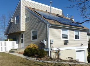 32 Wolfe Dr, Spring Valley, NY 10977