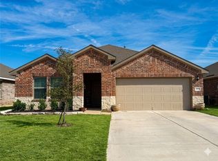 2415 Divot Ln, Navasota, TX 77868