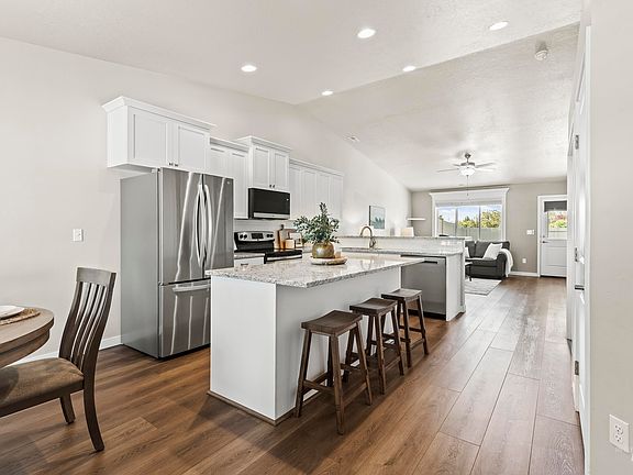 5th image of 2667 E Apricot Dr