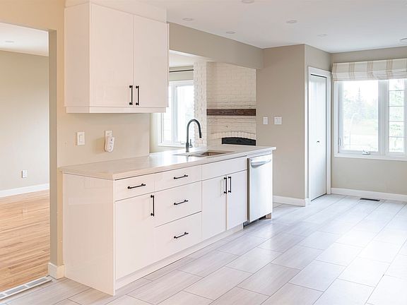 5th image of 5010 147th St NW