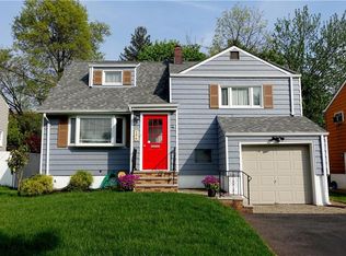 194 McFarlane Rd, Colonia, NJ 07067