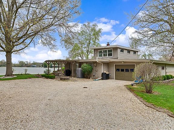 3rd image of 472 Wolfe Dr