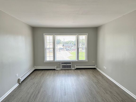 4th image of 3404 Maple Ave APT 14