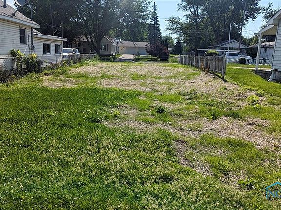 5th image of 1912 Sharon Dr