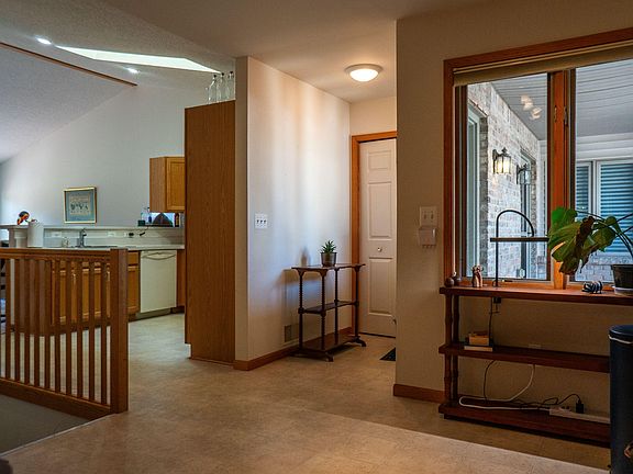 3rd image of 442 Cottonwood Ln