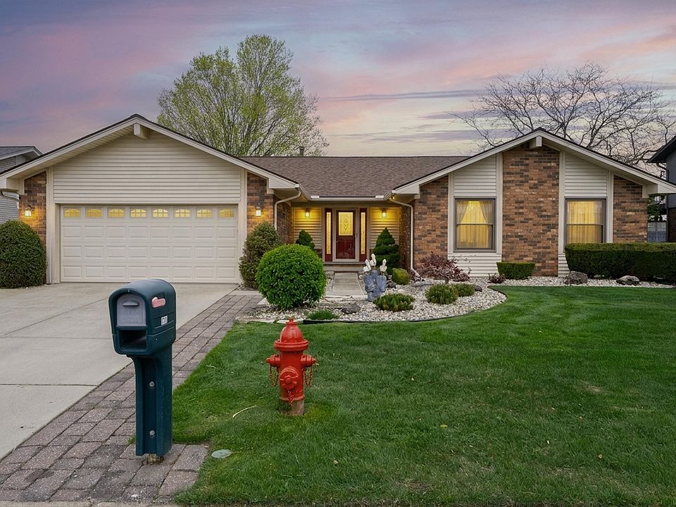 1st image of 7310 Parklane Dr