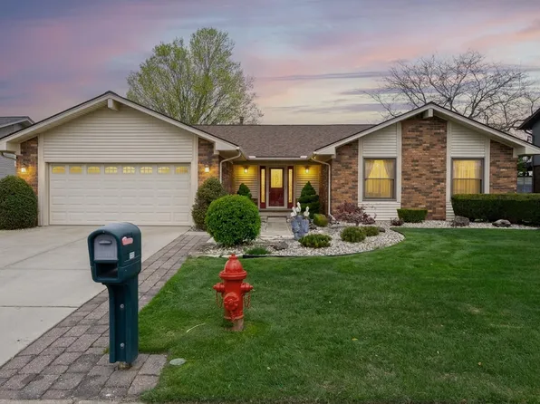 7310 Parklane Dr, Algonac, MI 48001
