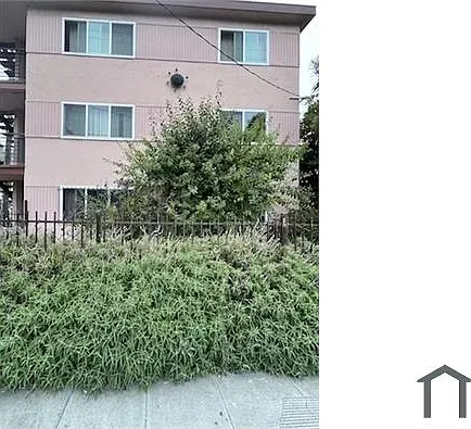 2905 Bona St #4 — Photo 5