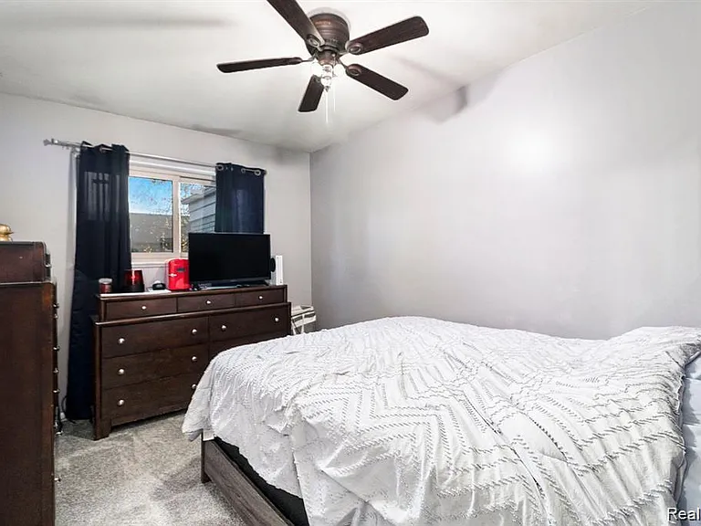41720 Mary Kay Dr — Photo 20