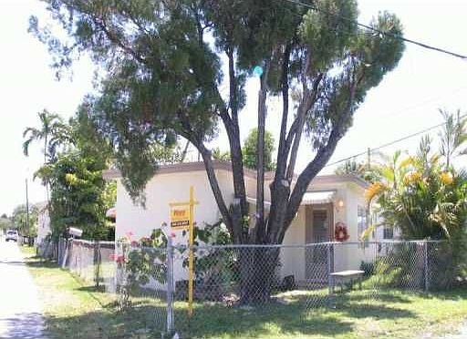1st image of 2300 NE 136th St