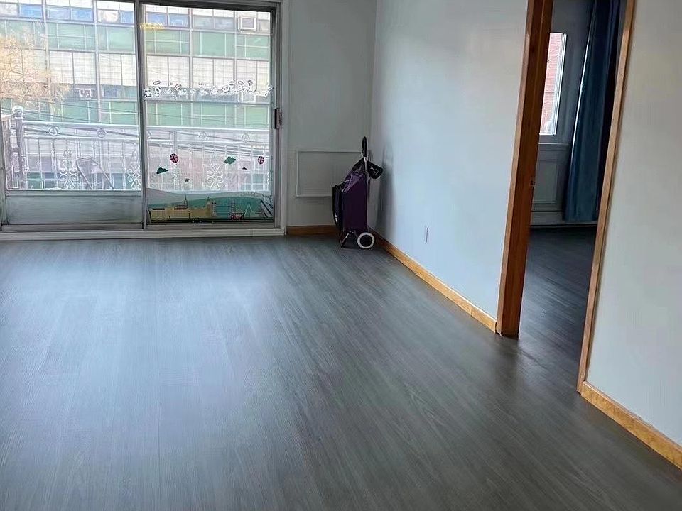 1st image of 14453 Barclay Ave Floor 3