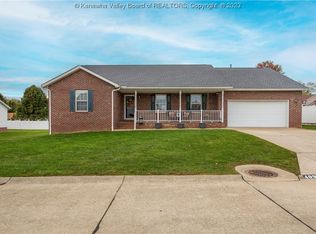 409 Mahoganywood Dr, Milton, WV 25541