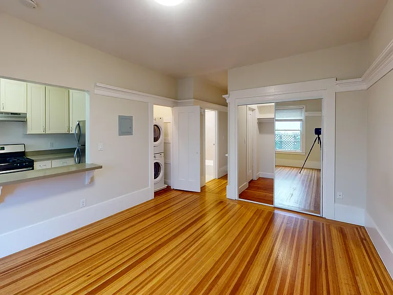 655 Stockton Street — Photo 13