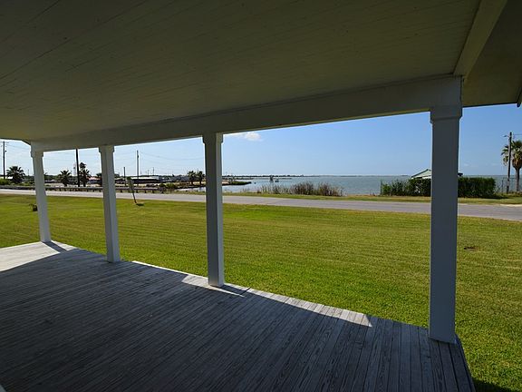 3rd image of 208 W Bay Ave