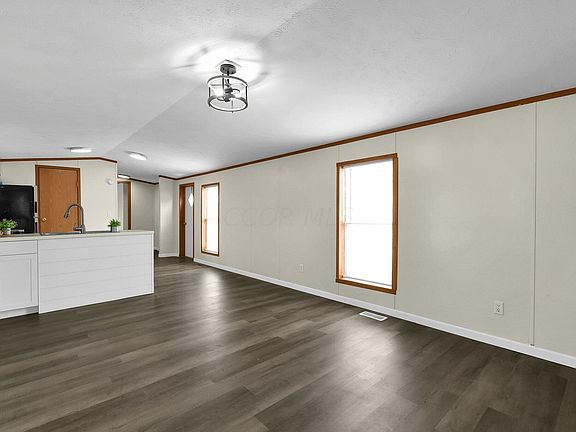4th image of 1100 Thornwood Dr Lot 718
