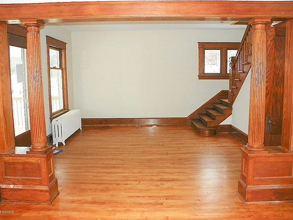 4th image of 12174 Stafford St