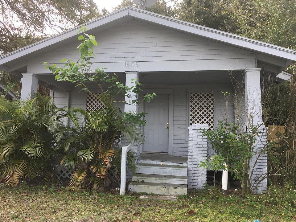 1st image of 1405 W 1st St