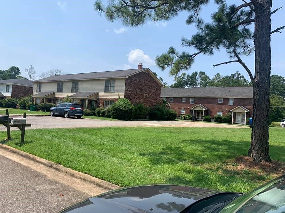 2nd image of 1301 Westwood Dr