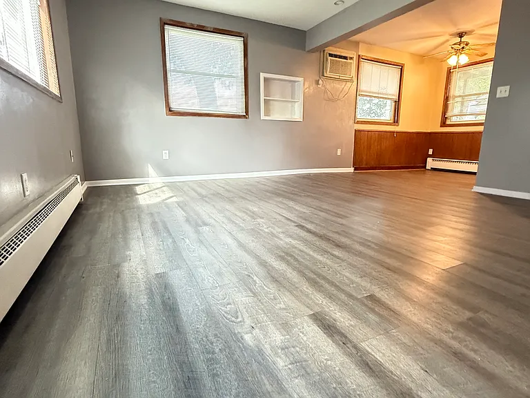 403 8 1/2 Ave NW #2 — Photo 10