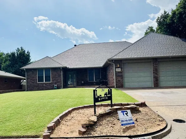 1304 S 7th St, Kingfisher, OK 73750