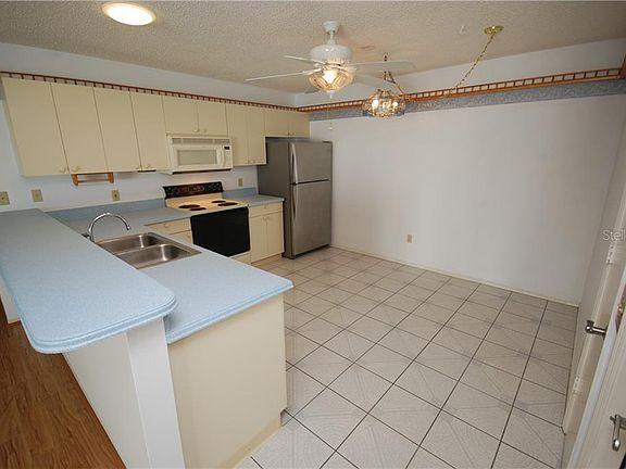 2nd image of 703 Dumas St