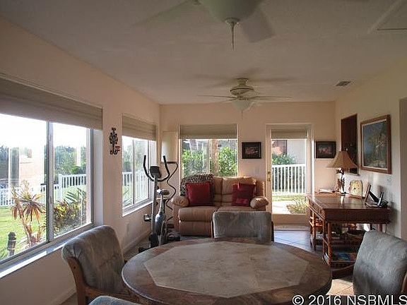 3rd image of 24 Oak Tree Dr