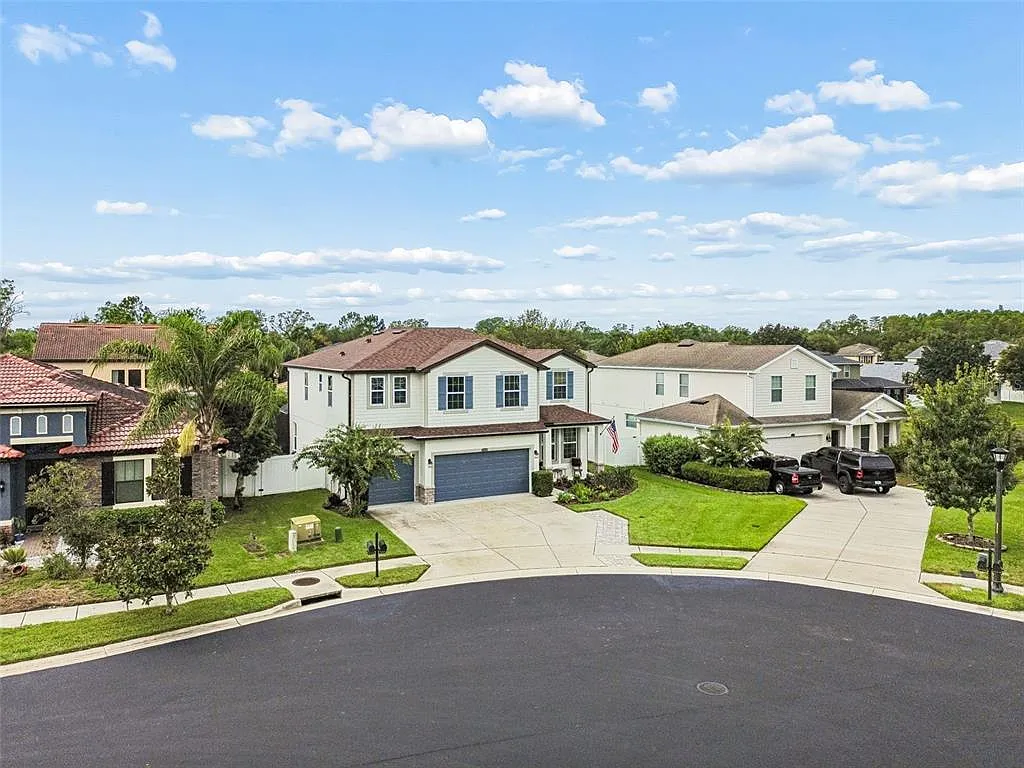 4 bed, 4.0 bath, 3259 sqft, $3,800 — Photo 2