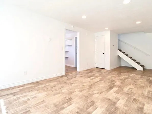 1085 N Nayon Dr #E, Layton, UT 84040