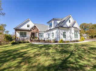3311 Three Iron Dr, Seneca, SC 29678