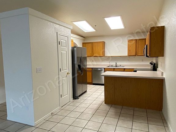 5th image of 3490 Truckee Dr