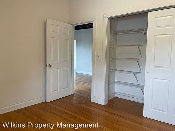 4th image of 1212 N Van Buren St APT 3