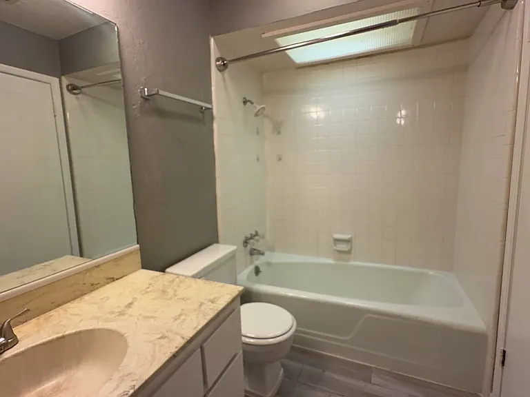 1107 Piedmont Rd N #F — Photo 5