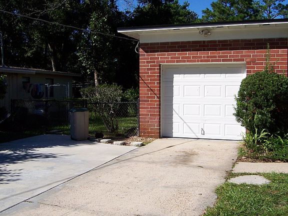2nd image of 6421 Shady Oak Dr