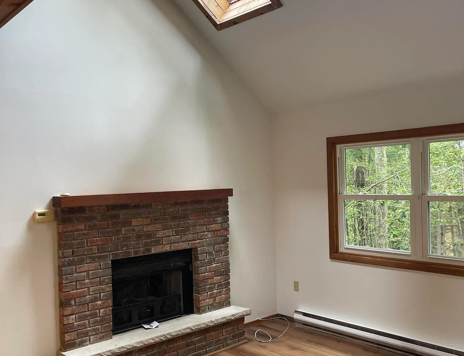 3 bed, 2.0 bath, 880 sqft, $1,750 — Photo 2