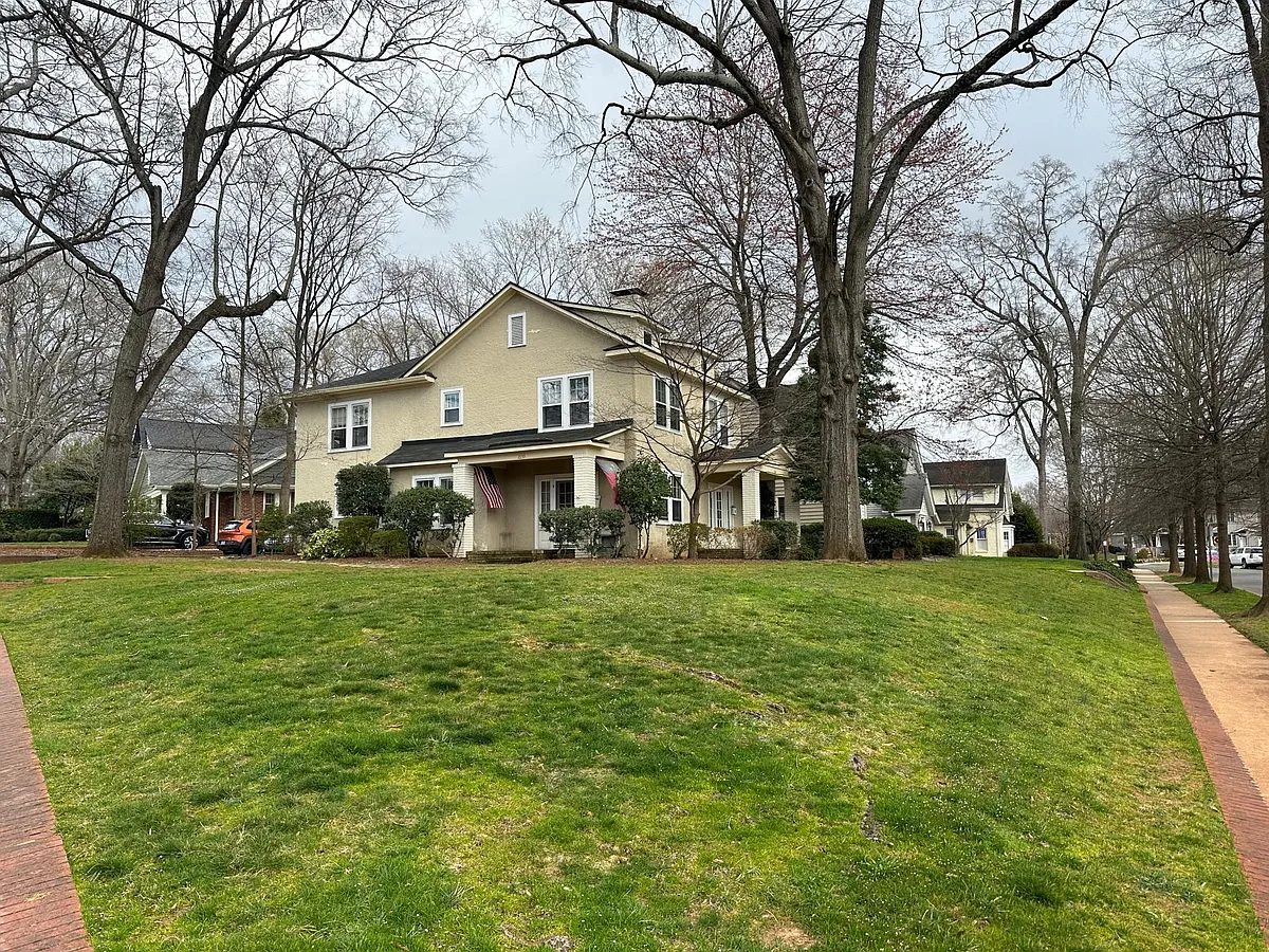 Exterior - 2233 Ledgewood Ln #2233