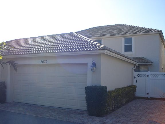 3rd image of 8039 Murano Cir