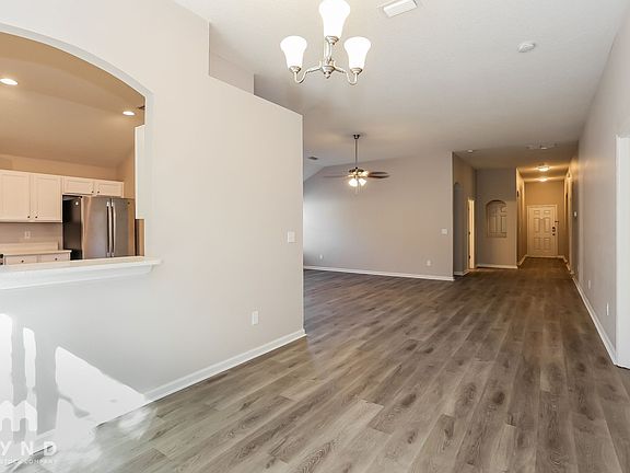 5th image of 15768 Canoe Creek Dr