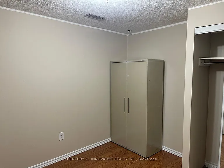 64 E Cimmaron St #BASEMENT — Photo 8