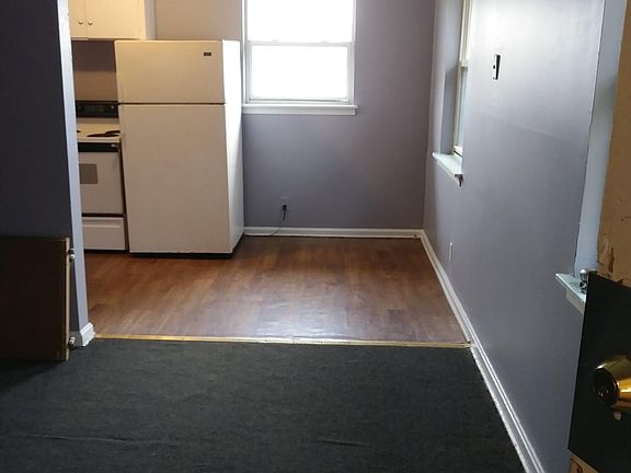 Living Room looking into kitchen