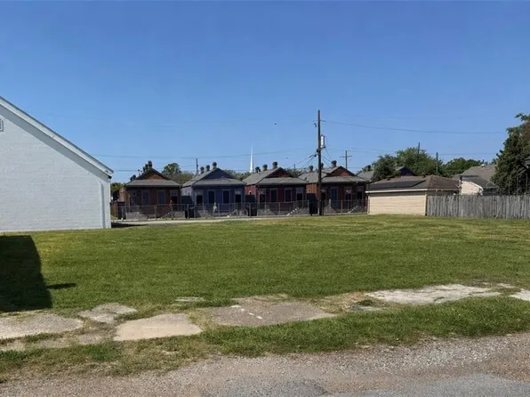 2214 7th St, New Orleans, LA 70115