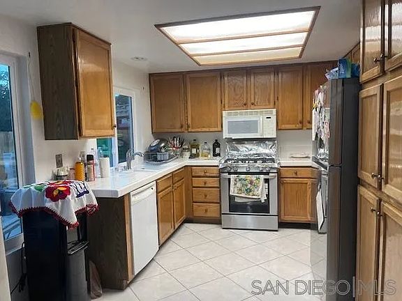 3rd image of 1722 Avenida Alta Mira