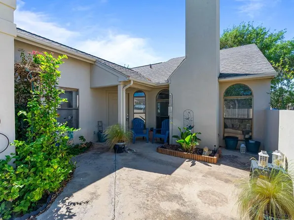 102 Sedona Ct, Rockport, TX 78382
