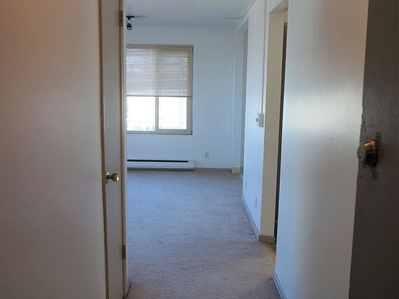 5th image of 1417 Belmont Ave APT 301