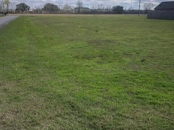 27 Delcambre Rd, Breaux Bridge, LA 70517