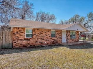1814 Nowahy Ave, Clinton, OK 73601